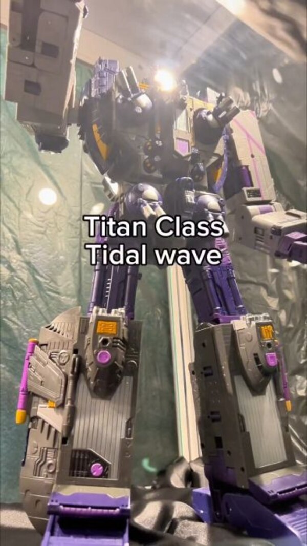 Image Of Titan Class Tidal Wave And Cybertronian Wheeljack Reveals At Cybertron Fest 2023  (12 of 43)
